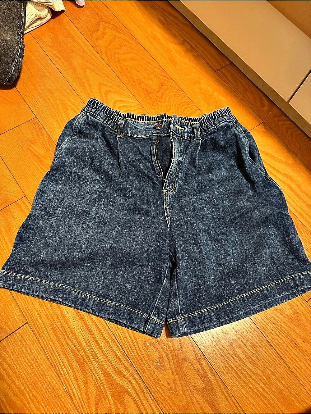 Aerie Denim Shorts in Blue Size Small Like New